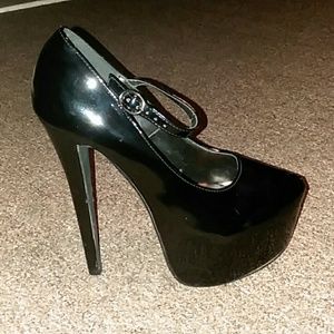 Black Patten leather Mary janes